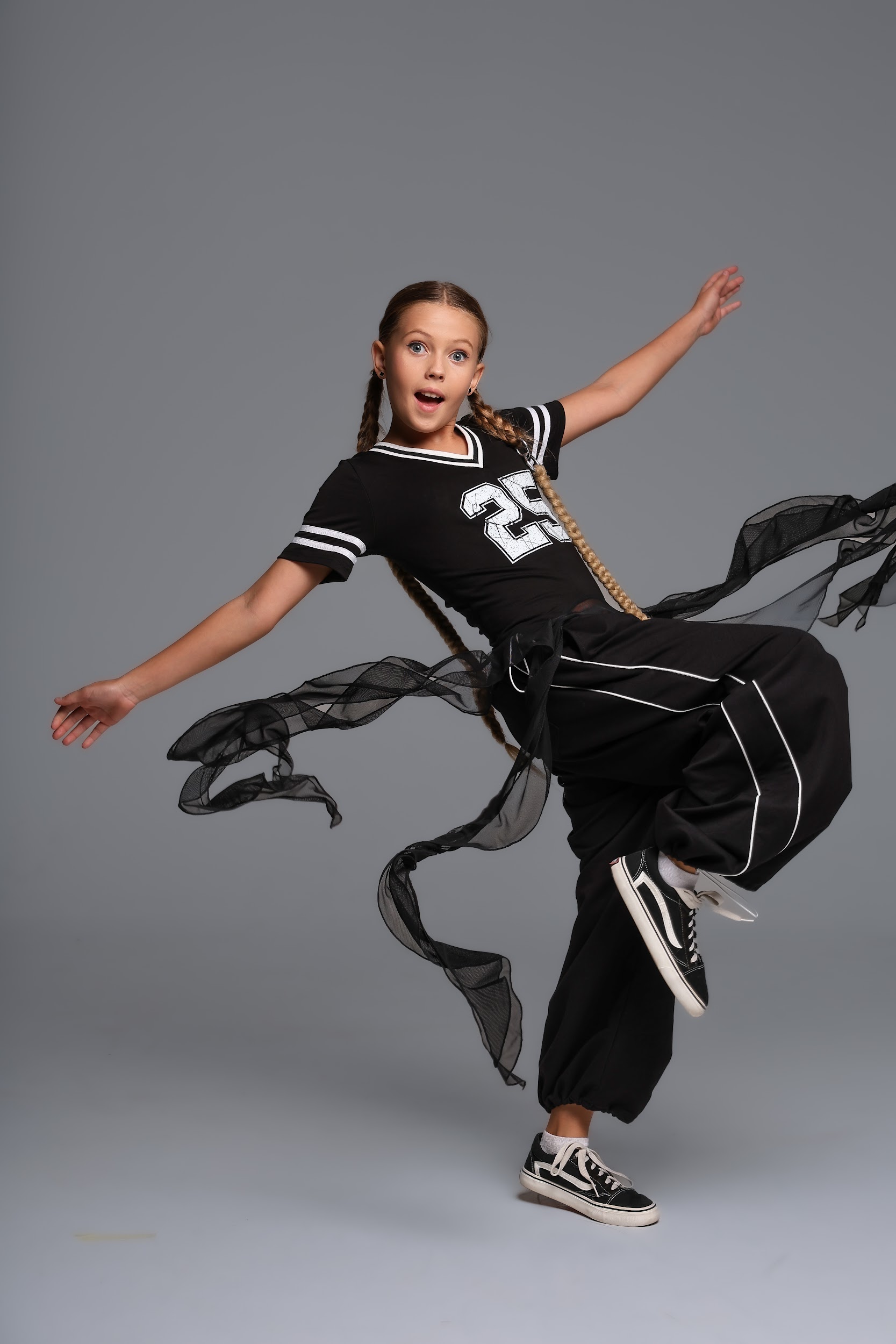 Танцювальні штани для дівчинки CHU STAGE чорні (палаццо оверсайз з кантом)