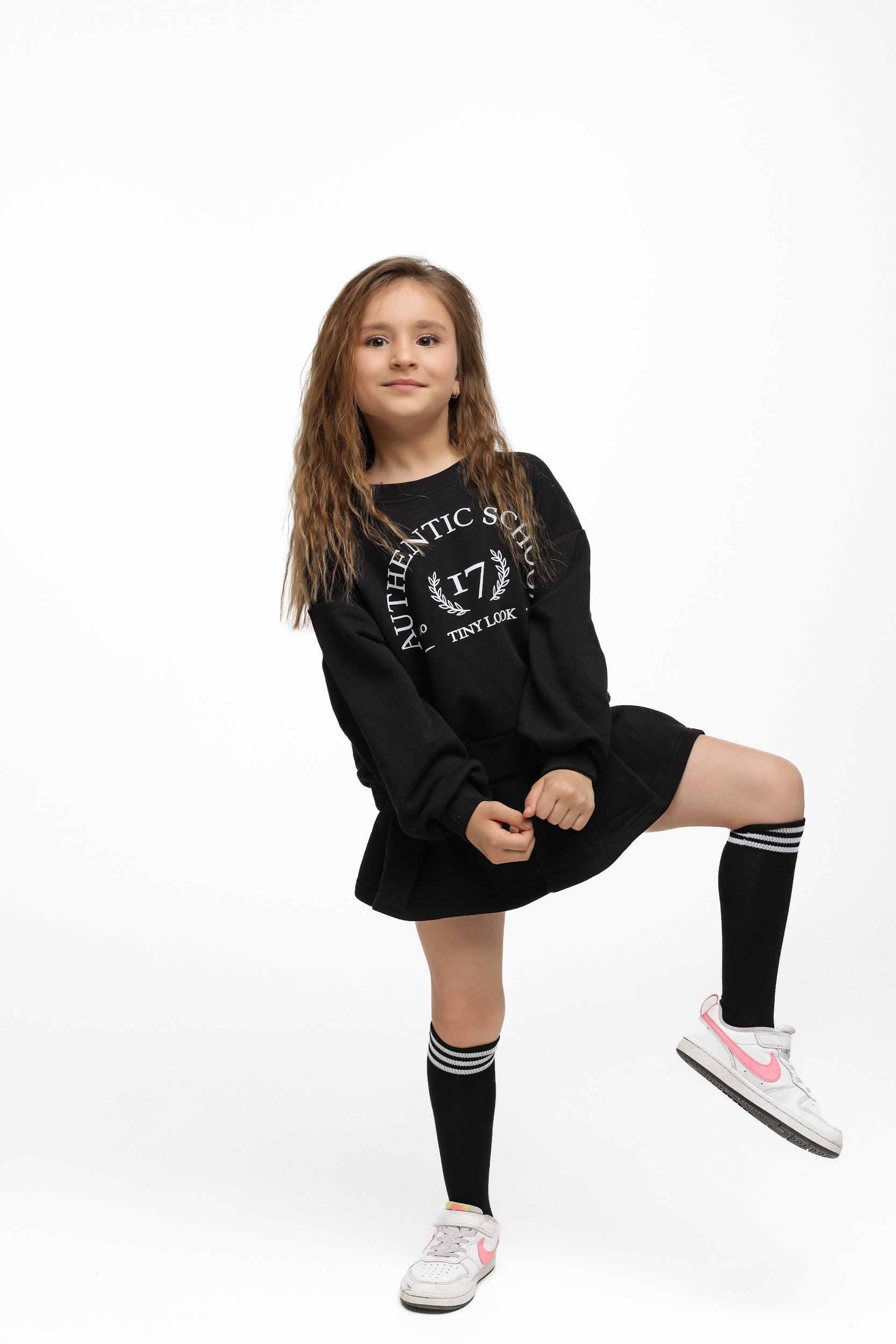Трикотажний костюм для дівчинки підлітковий TINY LOOK чорний (світшот та спідниця-шорти) - Зображення 7