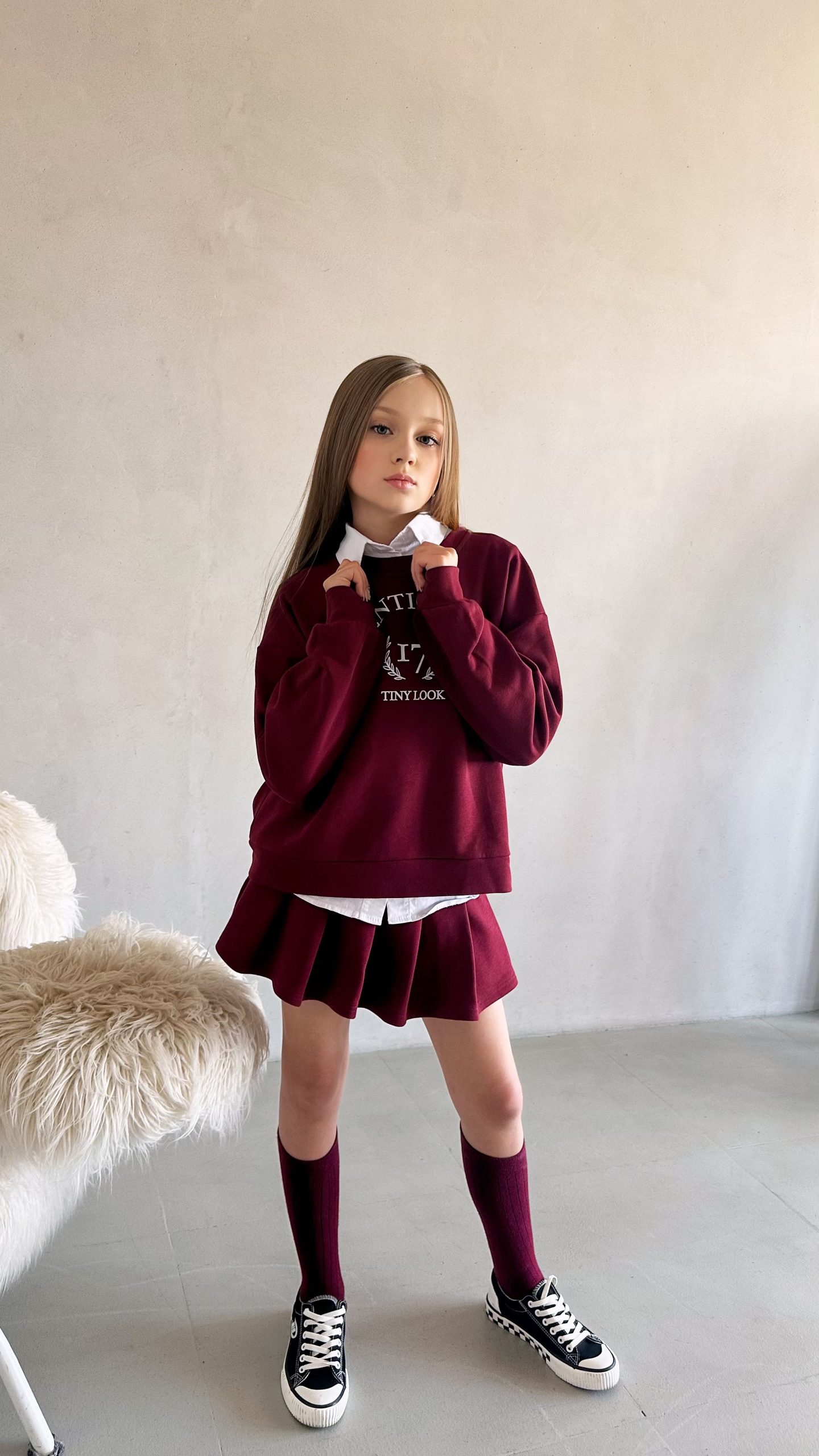 Трикотажний костюм для дівчинки підлітковий TINY LOOK вишневий (світшот та спідниця-шорти) - Зображення 2