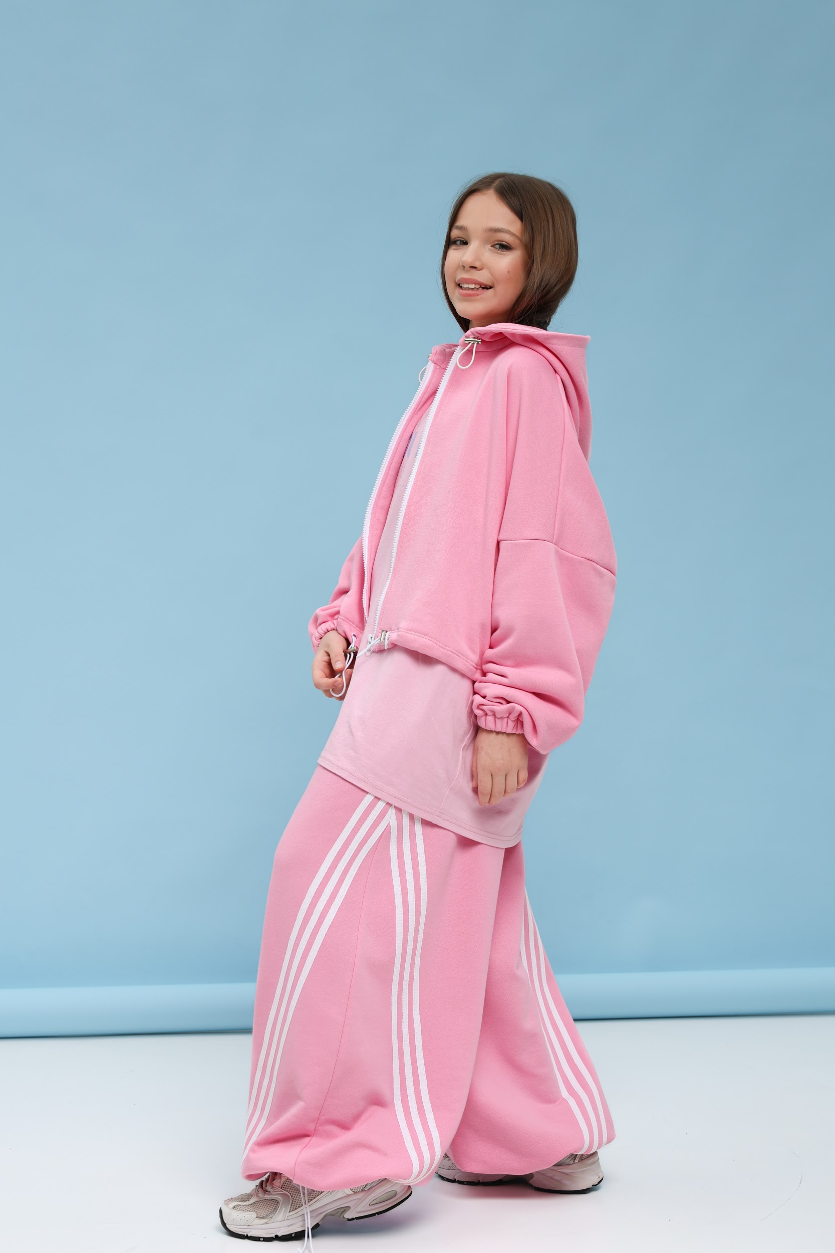 Штани широкі підліткові TINY LOOK з V-подібним кантом рожеві - Зображення 6