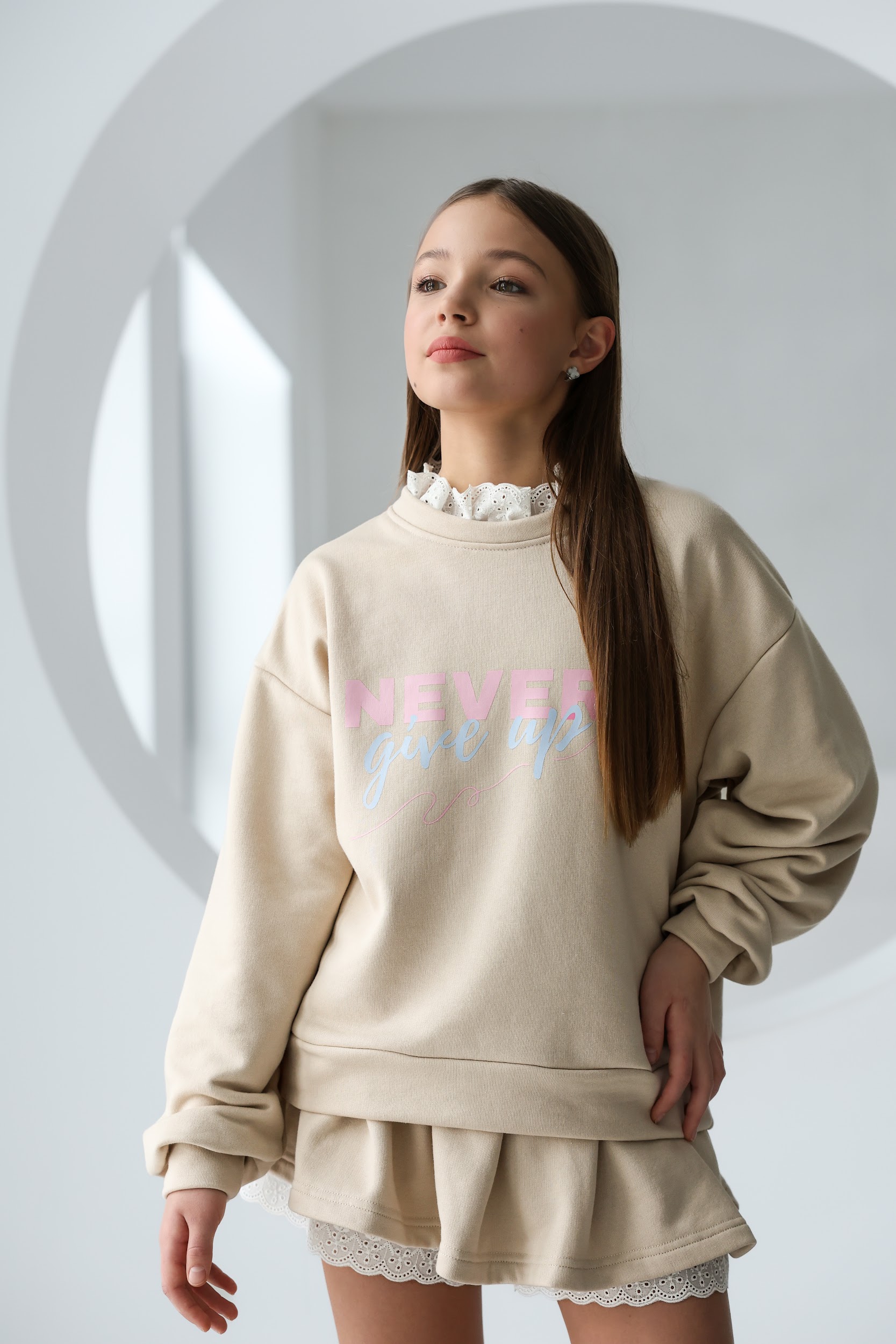 Підлітковий трикотажний костюм TINY LOOK зі спідницею та мереживом бежевий - Зображення 9