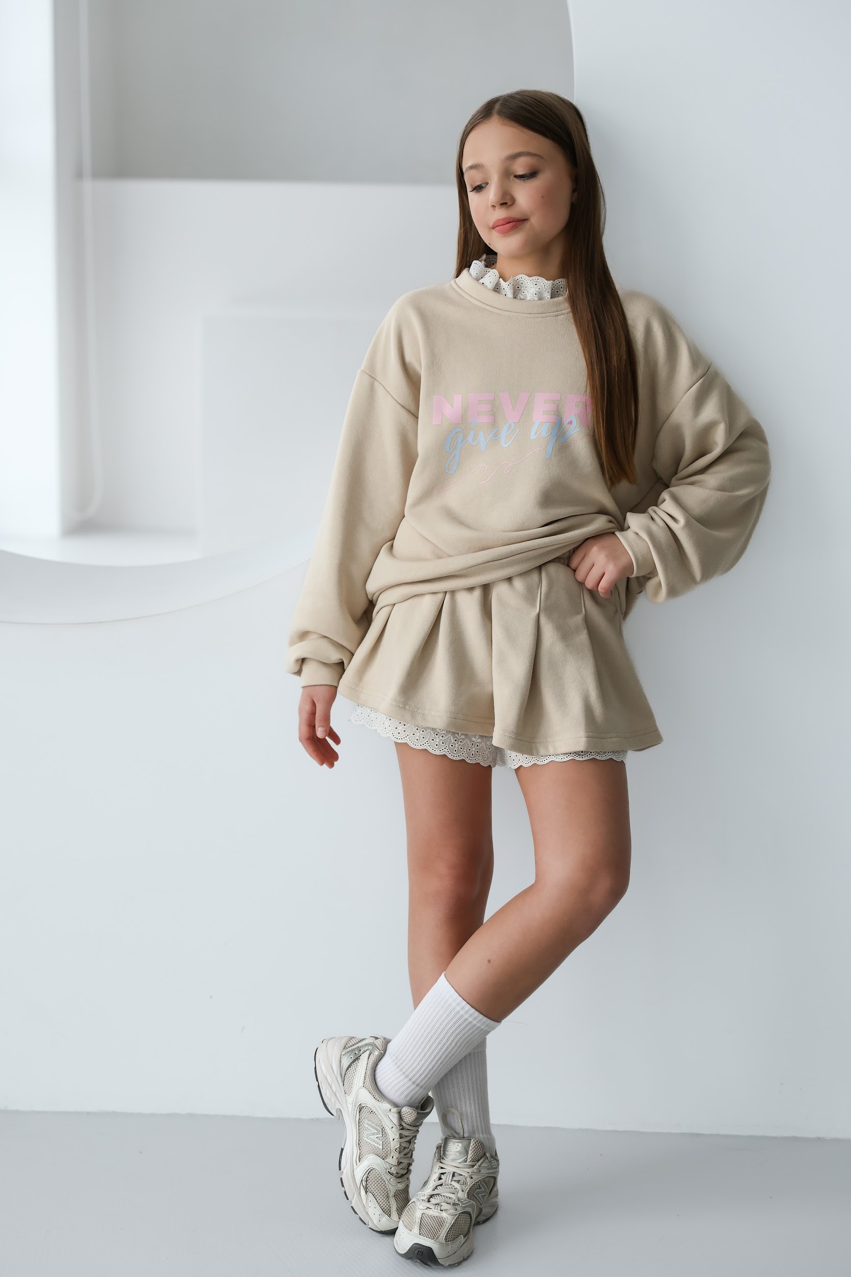 Підлітковий трикотажний костюм TINY LOOK зі спідницею та мереживом бежевий - Зображення 5