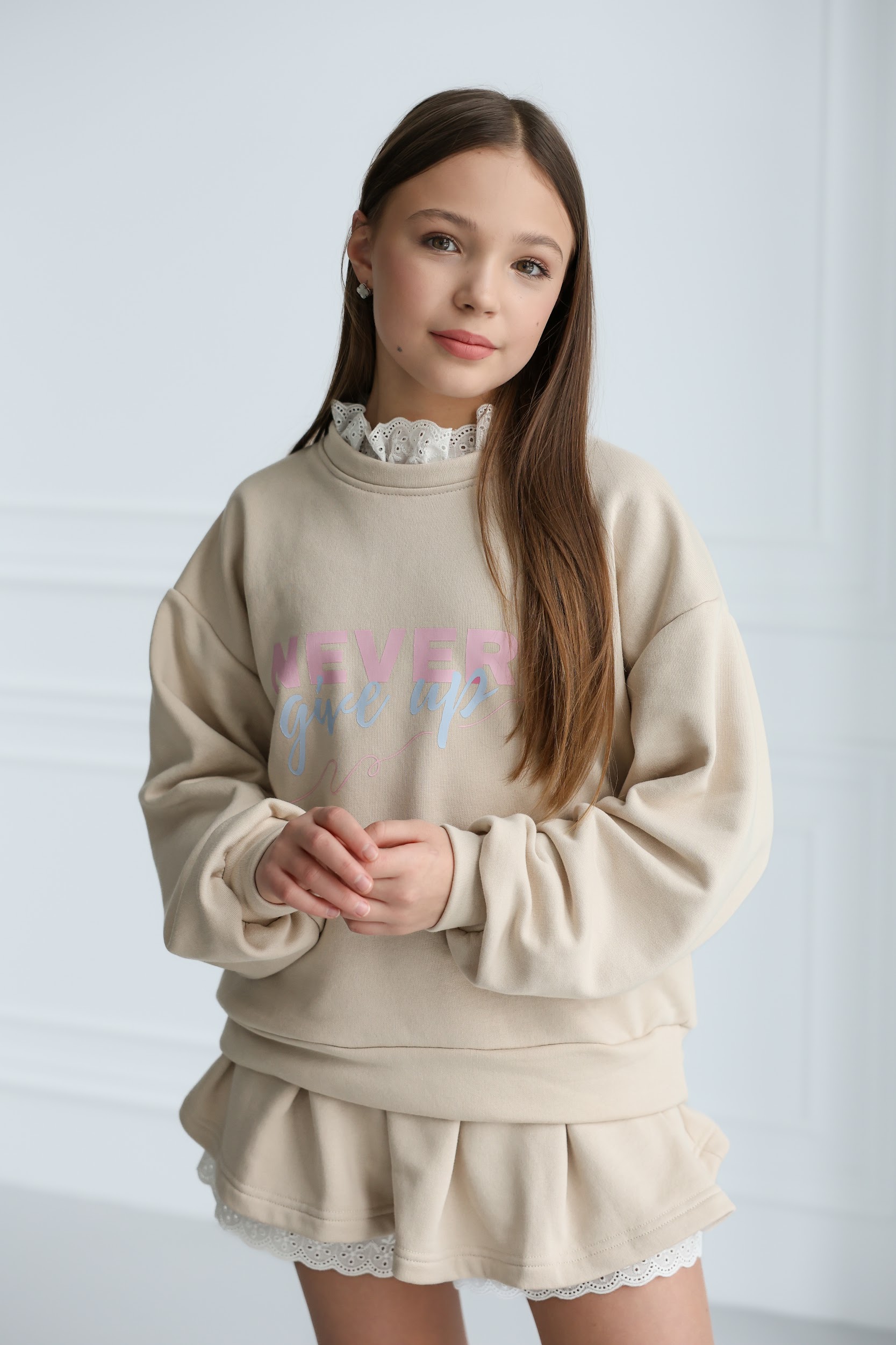 Підлітковий трикотажний костюм TINY LOOK зі спідницею та мереживом бежевий - Зображення 10