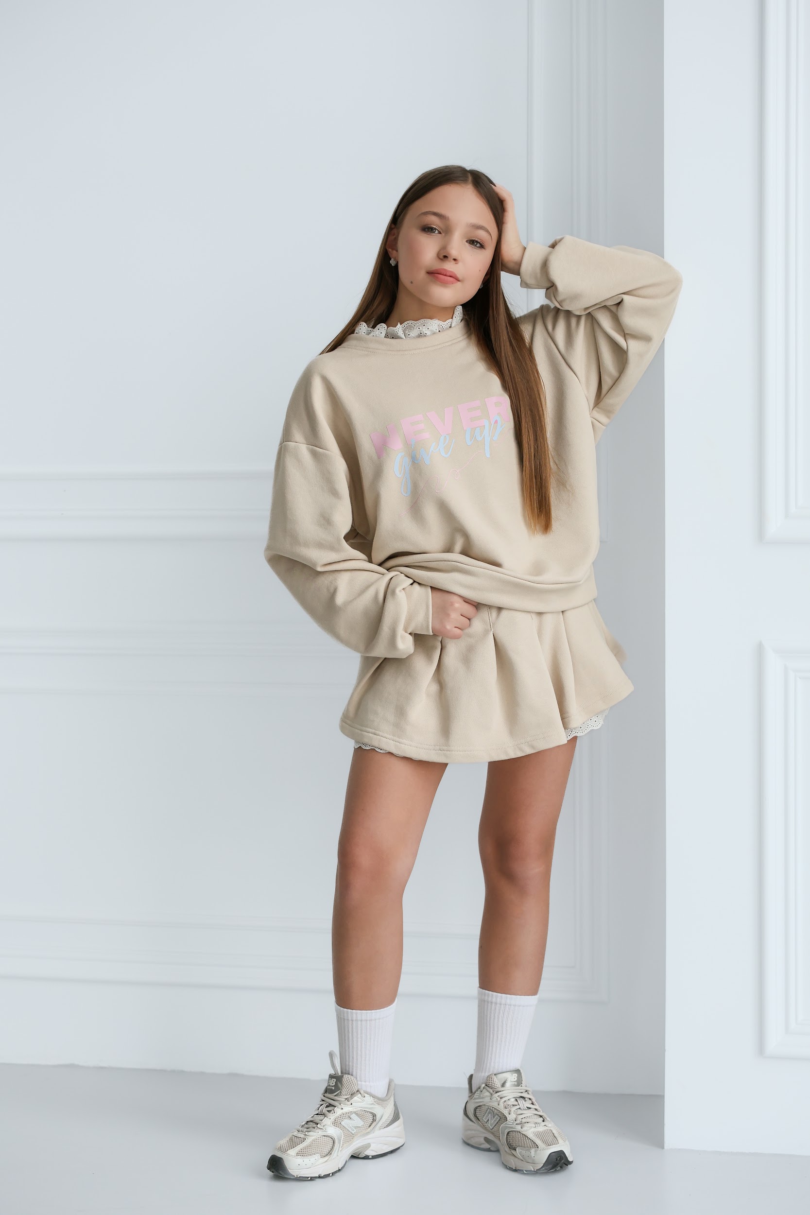 Підлітковий трикотажний костюм TINY LOOK зі спідницею та мереживом бежевий - Зображення 2
