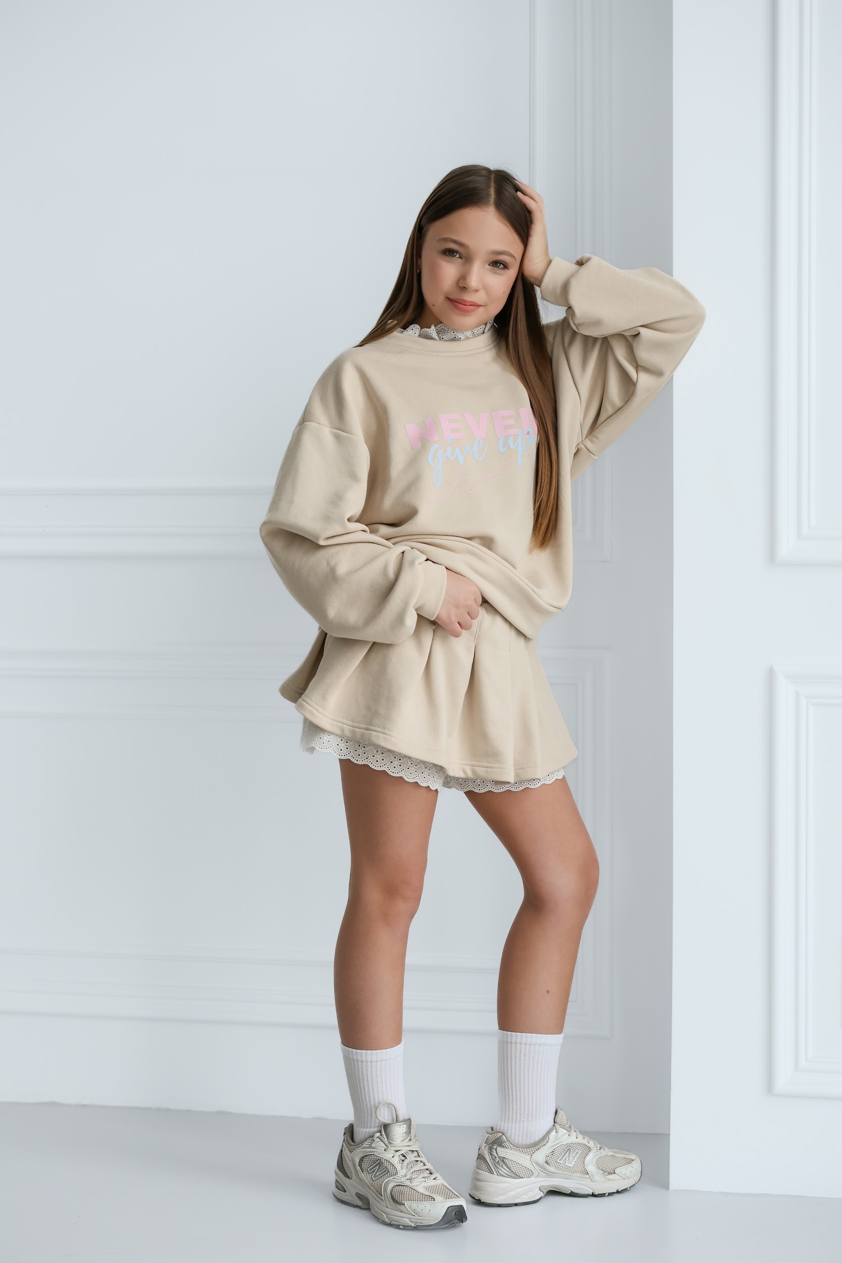 Підлітковий трикотажний костюм TINY LOOK зі спідницею та мереживом бежевий - Зображення 7