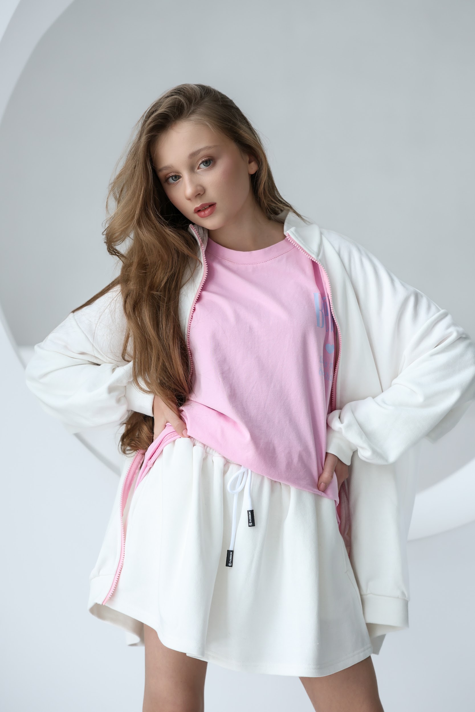 Спортивний костюм підлітковий TINY LOOK білий (худі та спідниця-шорти) - Зображення 8