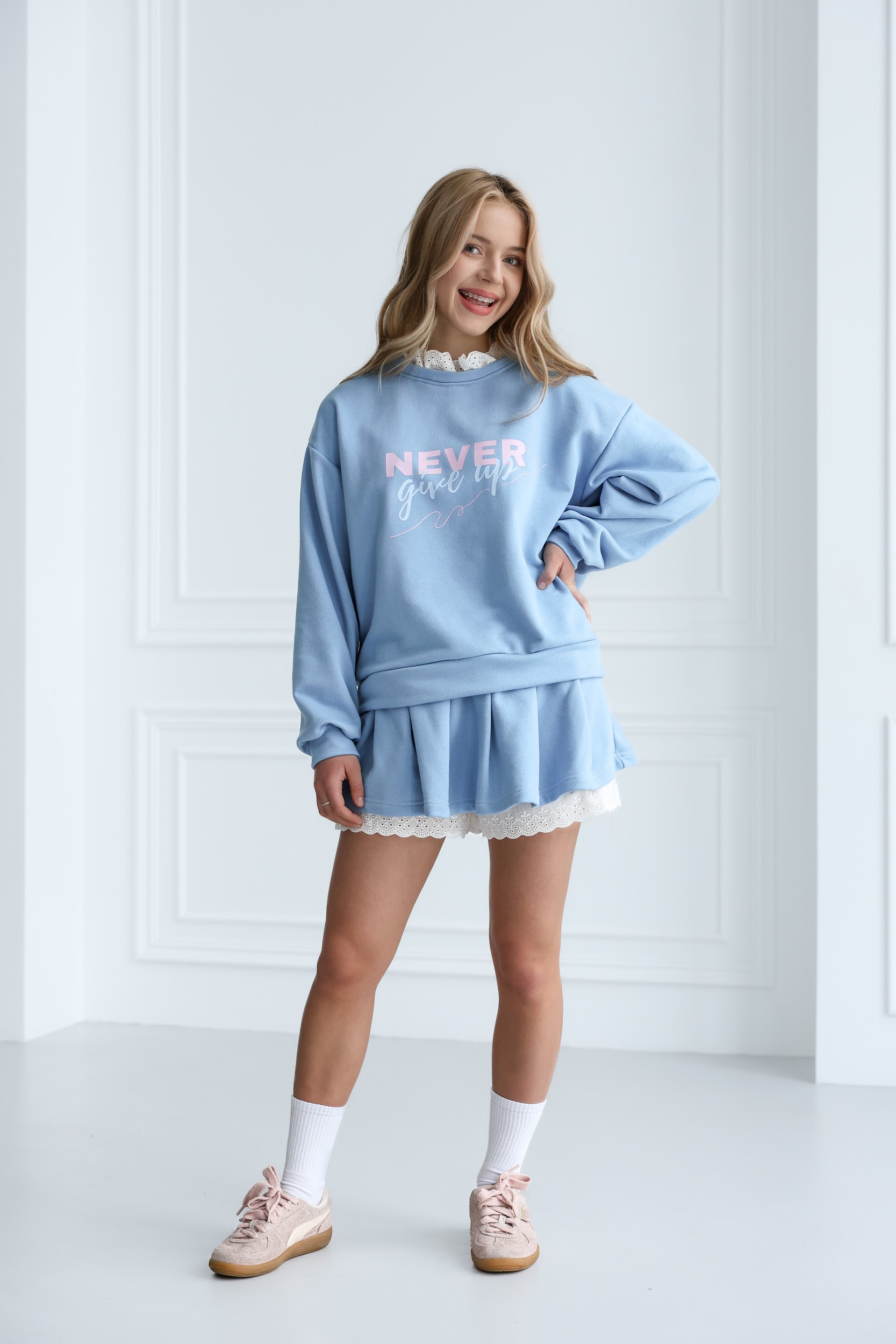 Підлітковий трикотажний костюм TINY LOOK зі спідницею та мереживом блакитний - Зображення 2