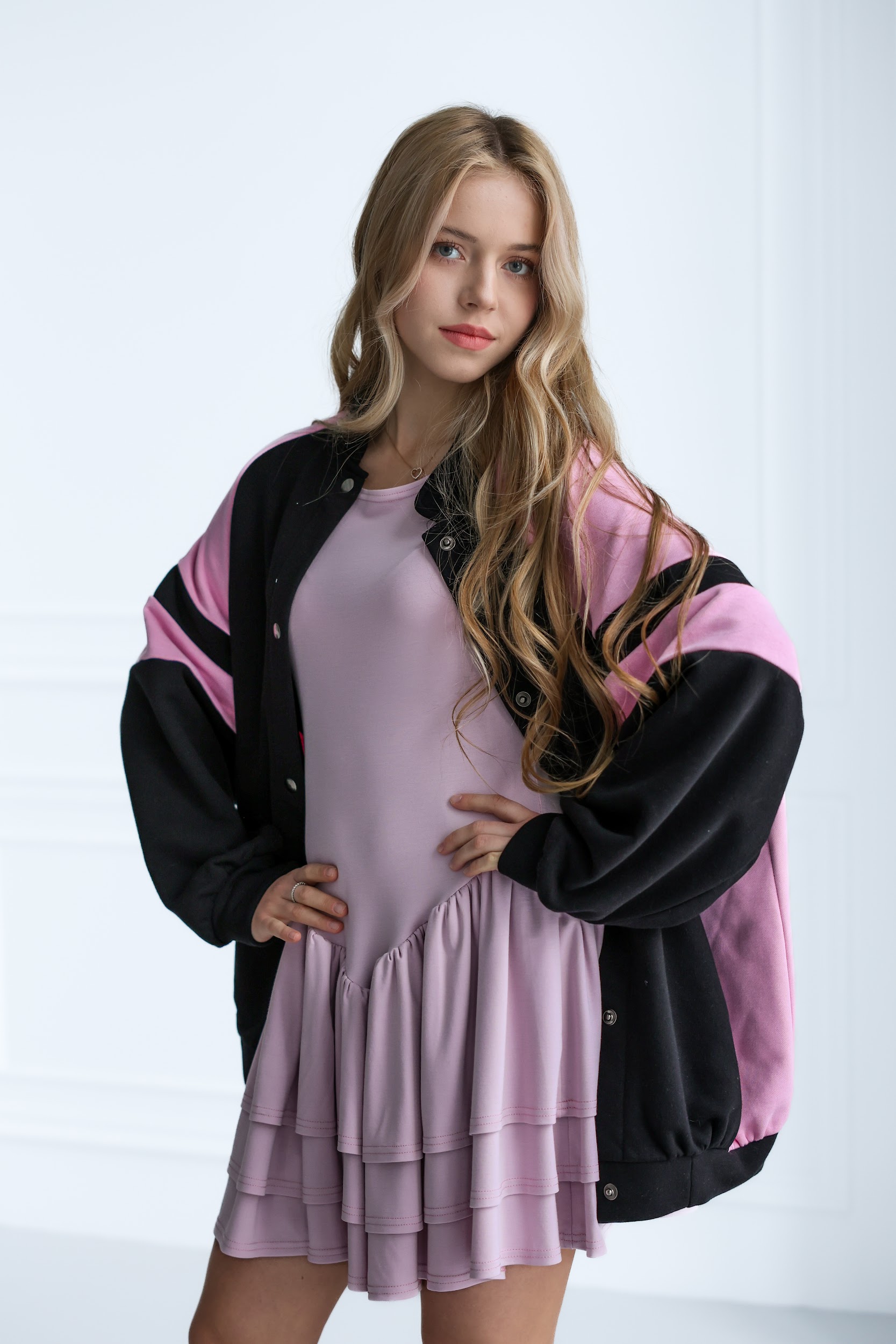 Сукня трикотажна підліткова TINY LOOK з рюшами рожева - Зображення 6