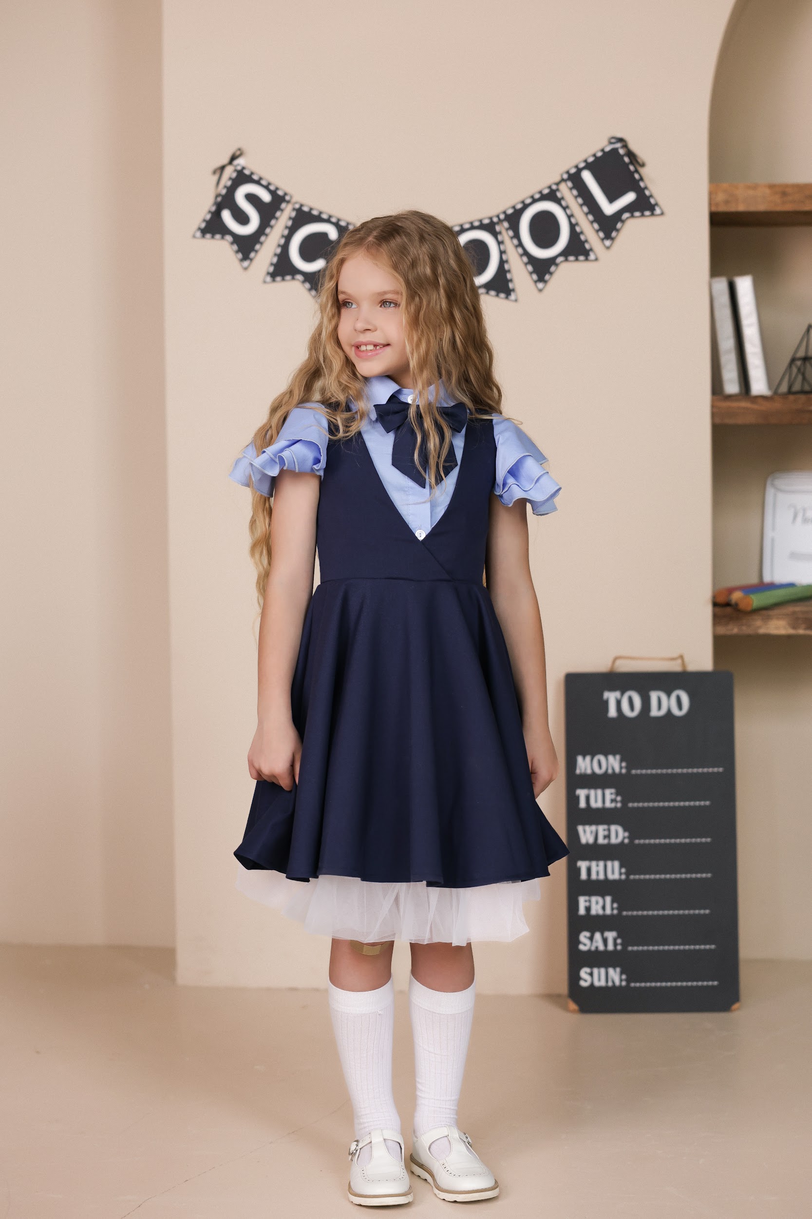 Сарафан шкільний TINY LOOK синій з V-подібним вирізом