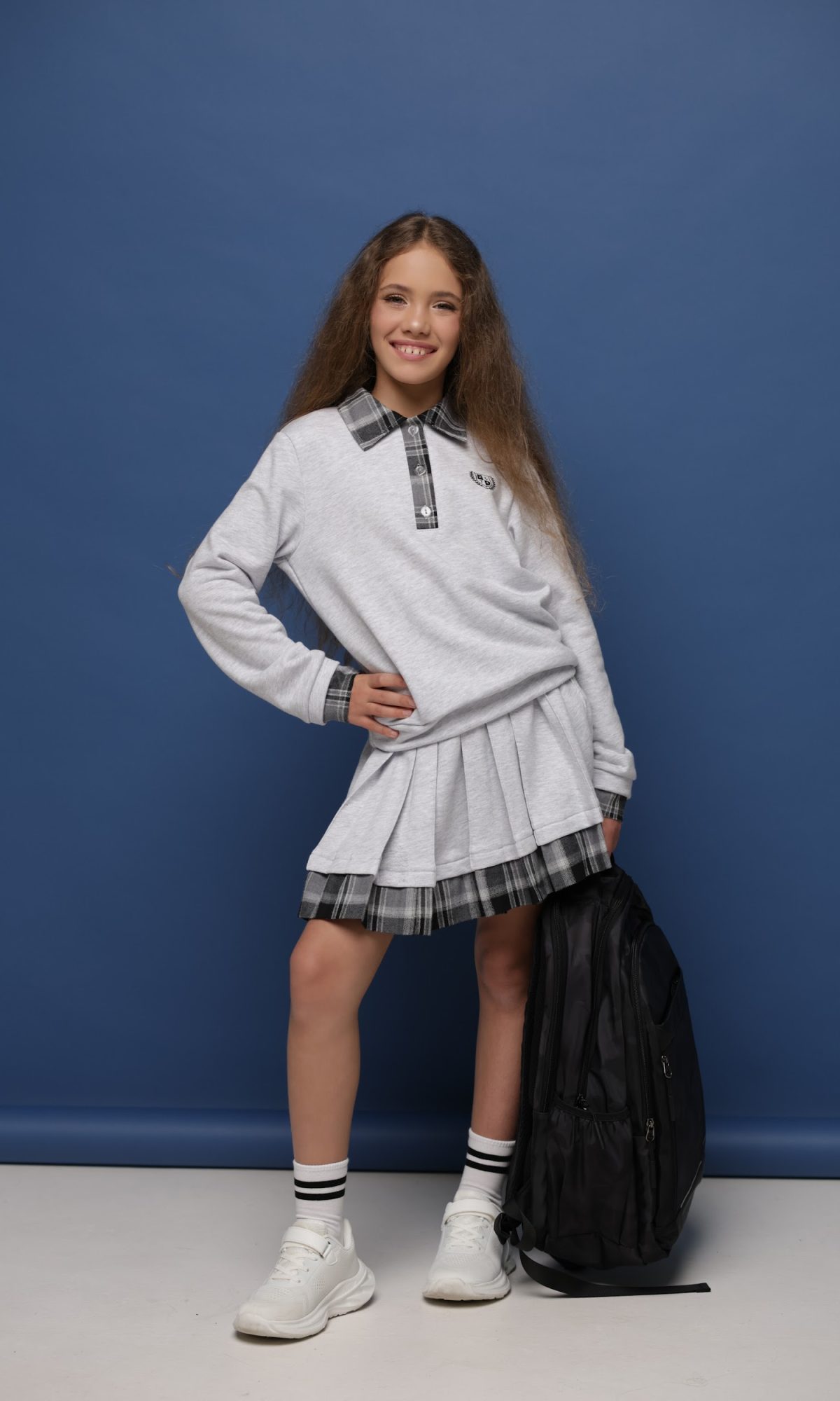 Костюм трикотажний для дівчинки TINY LOOK School сірий меланж з худі та спідницею-шортами