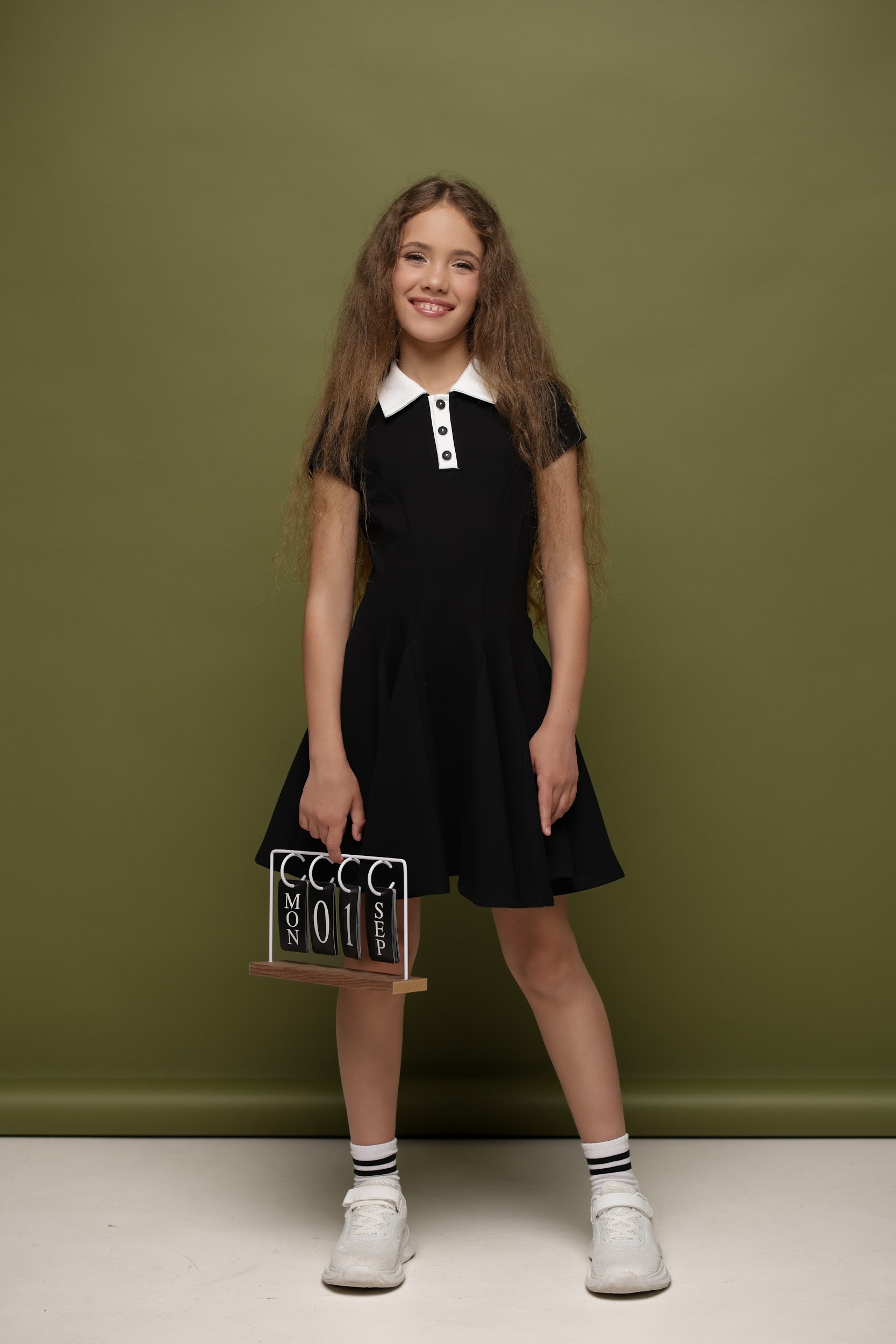 Шкільна сукня базова TINY LOOK чорна з коротким рукавом - Зображення 6