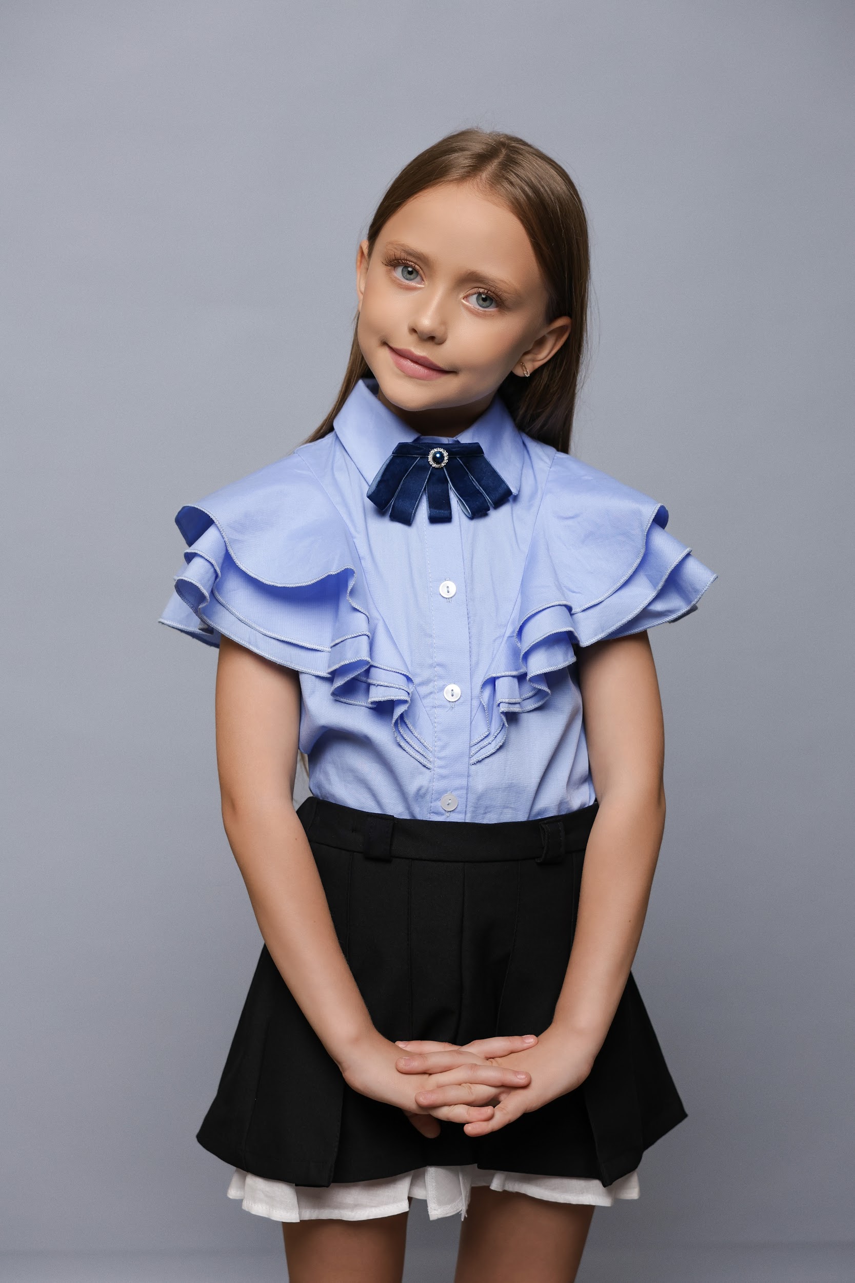 Повітряна блузка для дівчинки TINY LOOK блакитна з каскадними рюшами - Зображення 2
